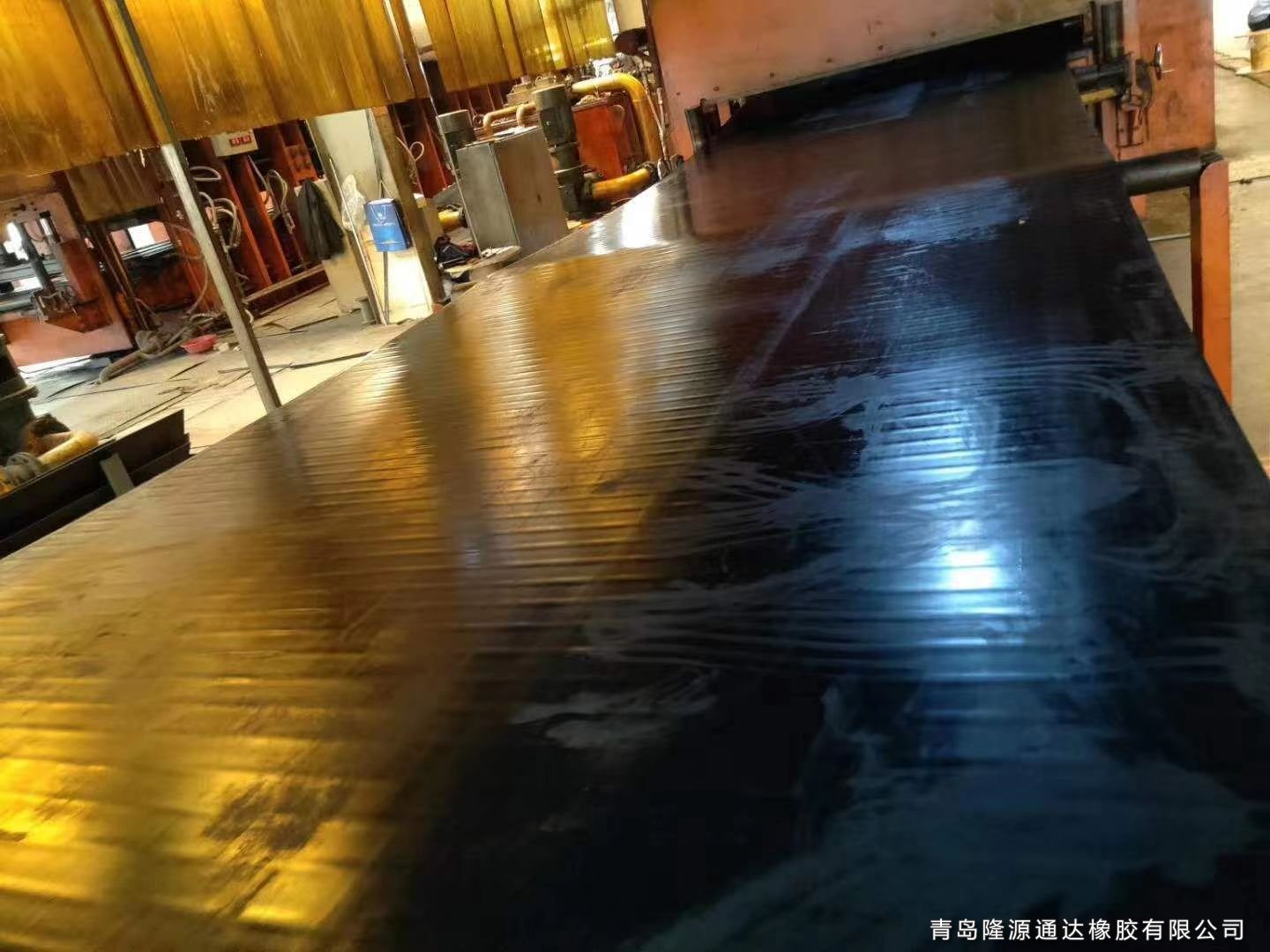 隆源專業(yè)橡膠覆蓋帶生產(chǎn)廠家